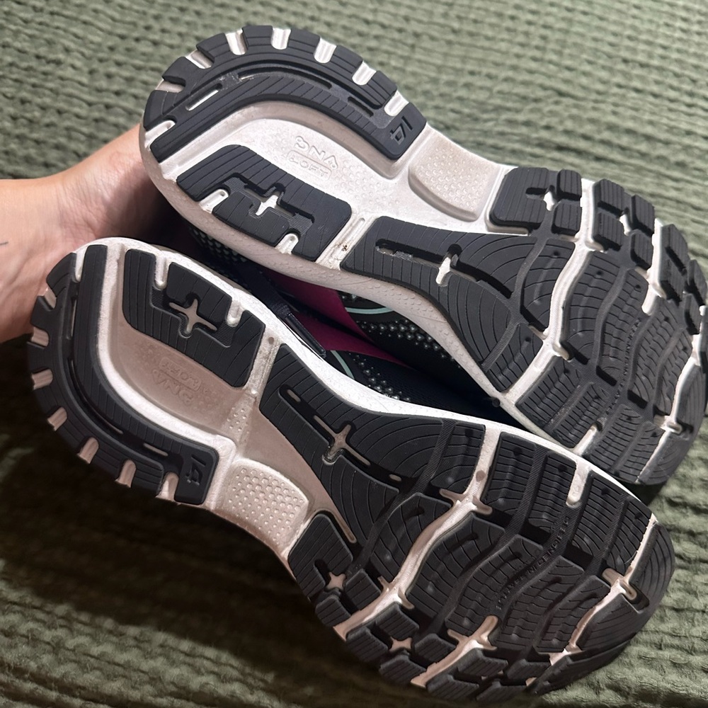 Brooks Ghost 14 Women's Shoes - Black and Pink - Picture 7 of 9